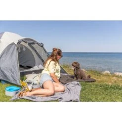 Trixie Couverture De Voyage Samoa Classic 110 × 70 Cm -lacompagniedesanimaux trixie couverture de voyage samoa classic8 2